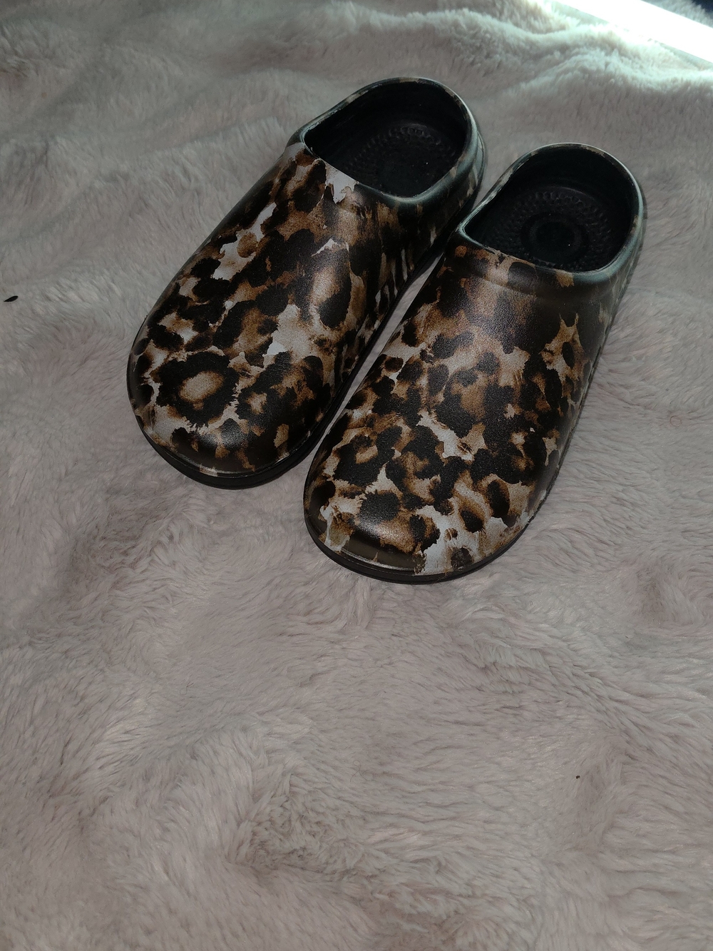 totes Leopard-Print Slip-On Clogs in Brown and Black